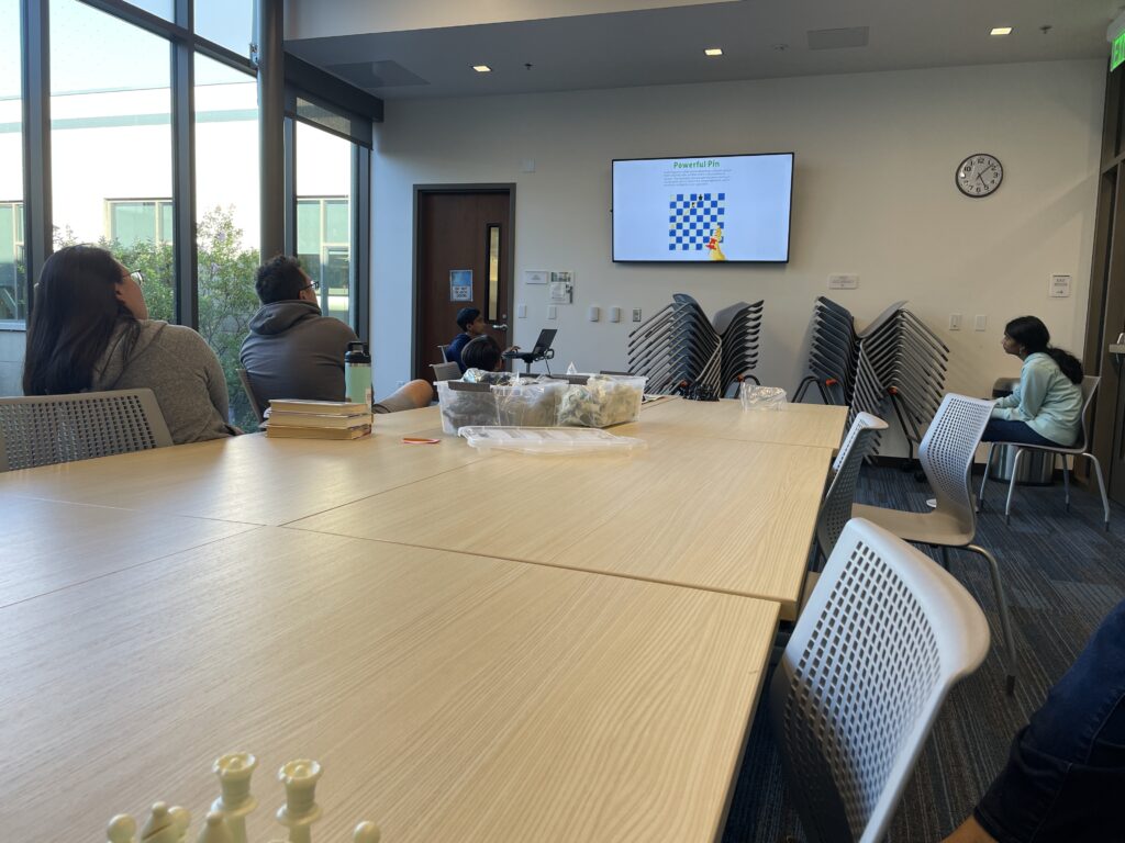 [PAST EVENT] Chess Puzzle Seminar and Free Play photo